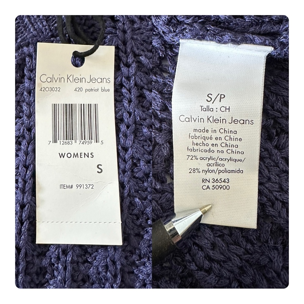 ★ NWT Calvin Klein Jeans Women's Core Texture Mixed Crew Sweater - Navy Blue ★ - Picture 11 of 17